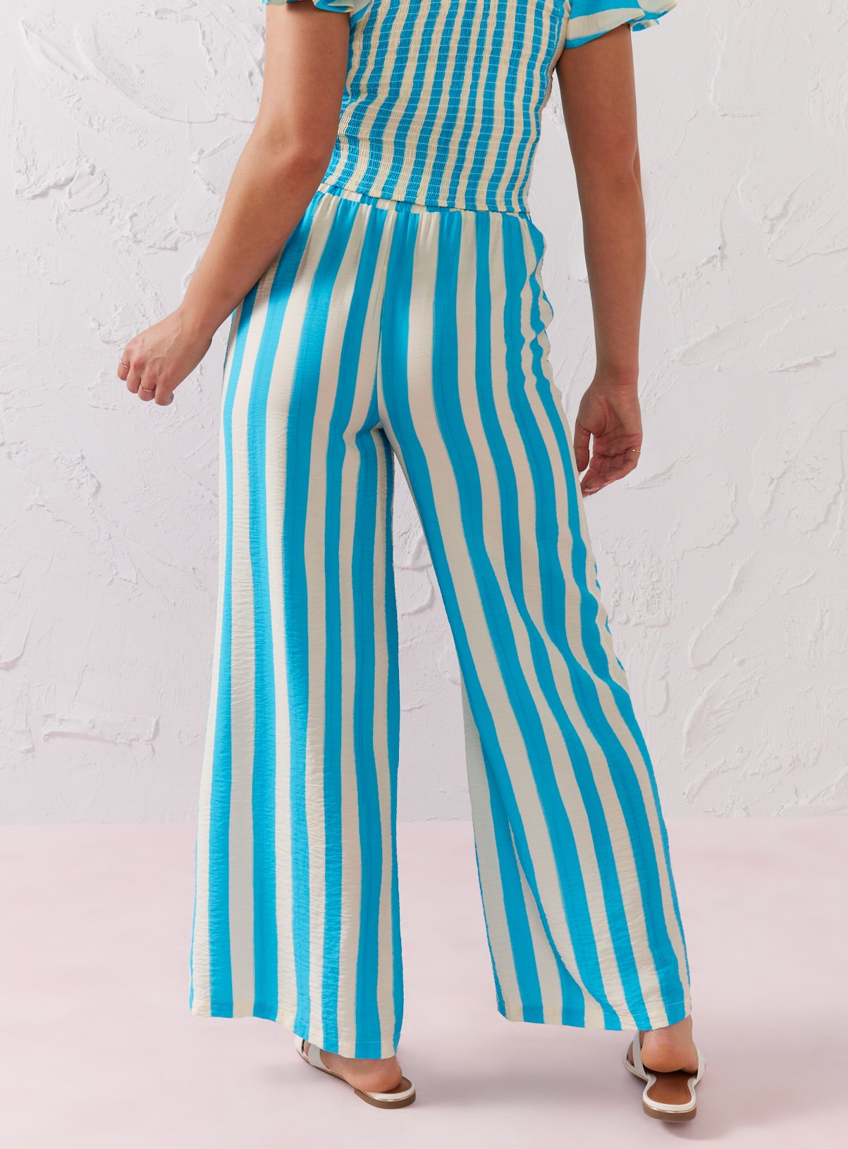 EVERBELLE Blue Stripe Wide Leg Trousers  20 - Image 4 thumbnail